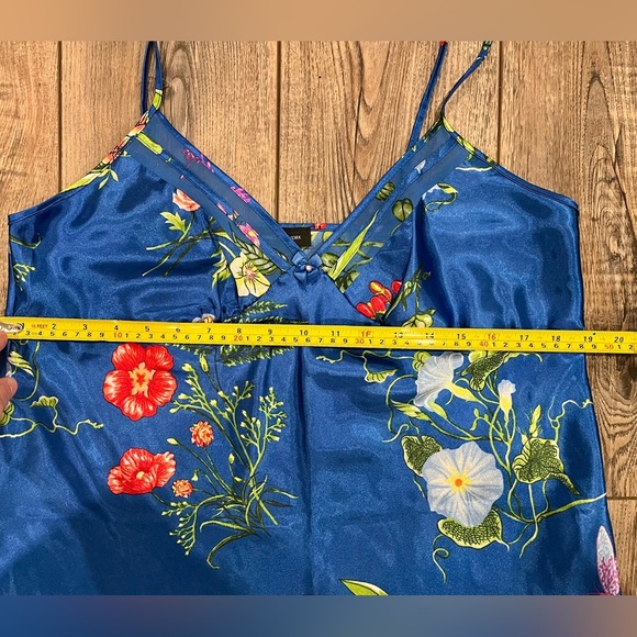 Jones New York Blue with Floral Design Slipdress/Nightgown size large - Picture 7 of 8